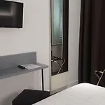 Crosti ホテル 3*