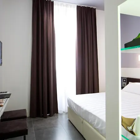 Crosti Hotel