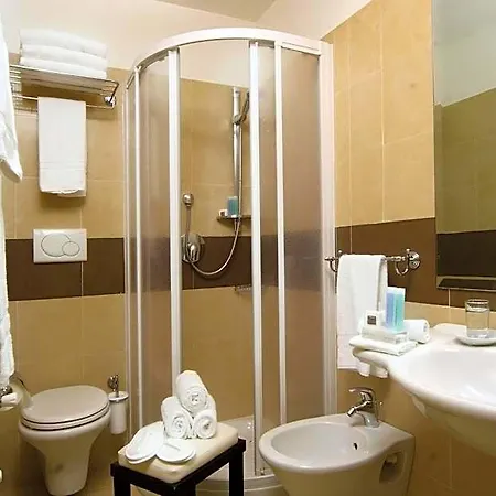 Crosti Hotel 3*