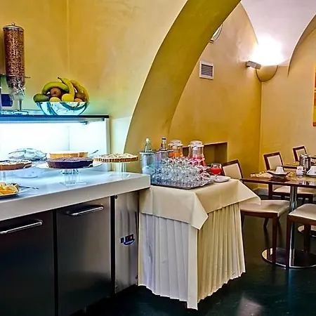 Crosti Hotel