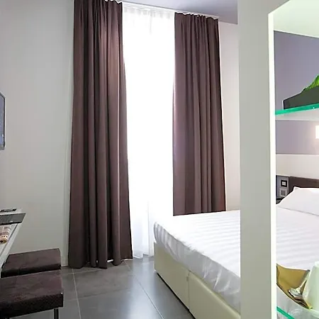 Crosti Hotel 3*