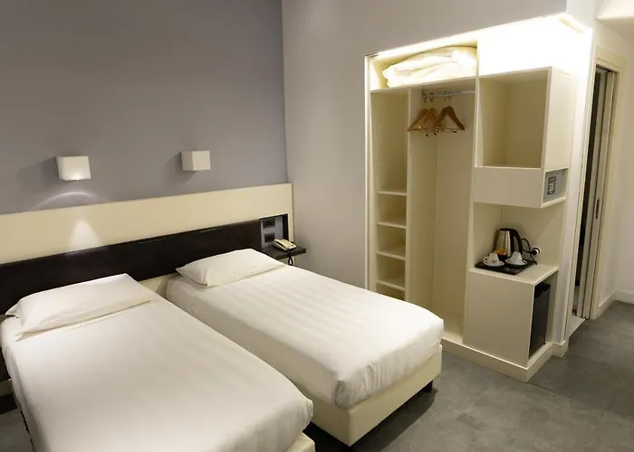 Отель Crosti 3*