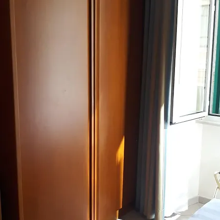 Crosti 호텔 3*