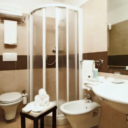 Crosti Hotel 3*